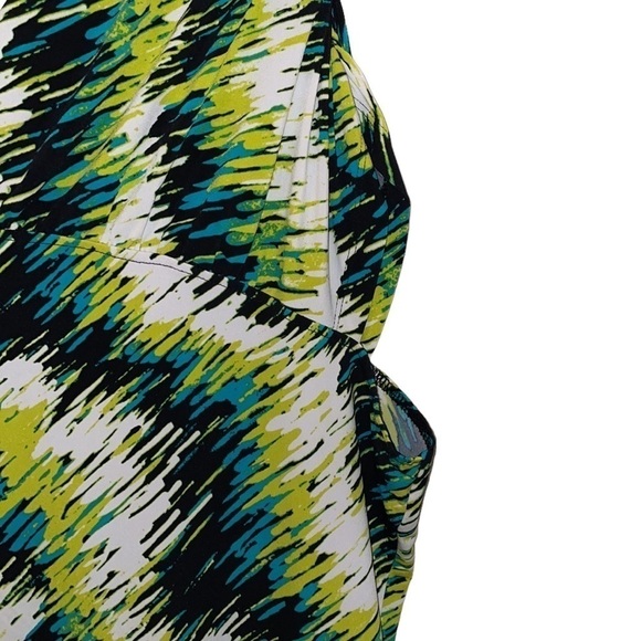 WORTHINGTON Green Pop V-Neck Short Sleeve Womens Top Size 2X - Picture 2 of 5